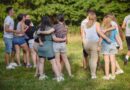 Șase din zece fete au încercat diete extreme la presiunea de pe social media și a persoanelor de sex opus. SONDAJ World Vision România