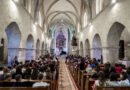 NUMEROȘI ELEVI DIN SEBEȘ, ALĂTURI DE PRIMARUL DORIN NISTOR, L-AU OMAGIAT PE CARL FILTSCH LA 195 DE ANI DE LA NAȘTERE