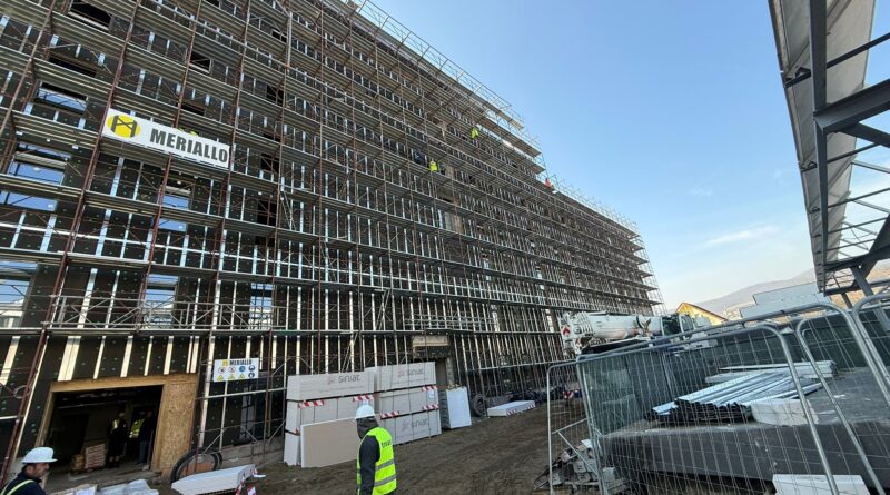 A fost semnat contractul de finanțare pentru continuarea lucrărilor la noul corp de spital, prin Programul Sănătate