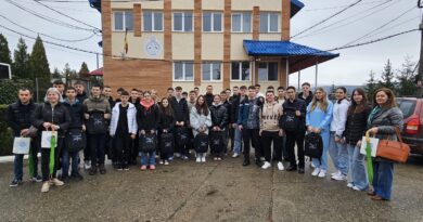 𝐒𝐭𝐚𝐭̦𝐢ile 𝐝𝐞 𝐓𝐫𝐚𝐭𝐚𝐫𝐞 𝐚 𝐀𝐩𝐞𝐢 𝐒𝐞𝐛𝐞𝐬̦𝐞𝐥 și 𝐀𝐥𝐛𝐚 𝐈𝐮𝐥𝐢𝐚, „𝐥𝐮𝐚𝐭𝐞 𝐜𝐮 𝐚𝐬𝐚𝐥𝐭” 𝐝𝐞 𝐞𝐥𝐞𝐯𝐢𝐢 𝐦𝐢𝐥𝐢𝐭𝐚𝐫𝐢 𝐬̦𝐢 𝐬̦𝐜𝐨𝐥𝐚𝐫𝐢𝐢 𝐋𝐢𝐜𝐞𝐮𝐥𝐮𝐢 𝐜𝐮 𝐏𝐫𝐨𝐠𝐫𝐚𝐦 𝐒𝐩𝐨𝐫𝐭𝐢𝐯 𝐀𝐥𝐛𝐚 𝐈𝐮𝐥𝐢𝐚