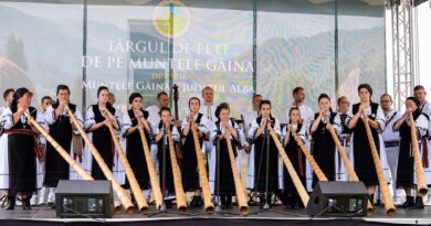 Târgul de Fete de pe Muntele Găina 2026 – Tradiția merge mai departe prin responsabilitate, autenticitate și respect